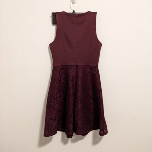 Francesca's maroon sleeveless lace short dress size small - Picture 6 of 8